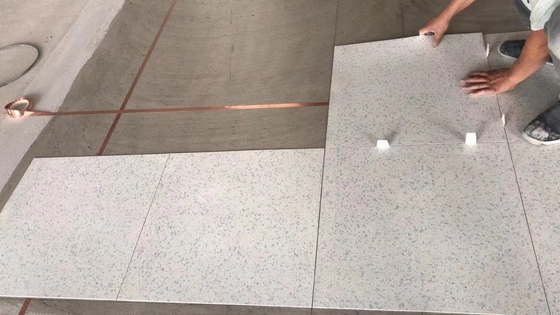 Antistatic PVC Floor Tiles Conductive Vinyl Flooring ESD And Antistatic Solution