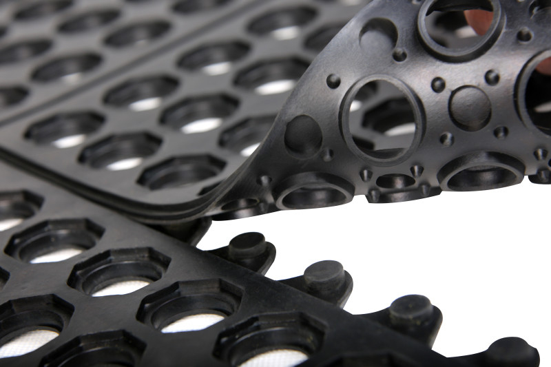Interlock Non-slip Rubber Mat Sith Holes Drainage Holes Rubber Ramp Mat Roll With Holes